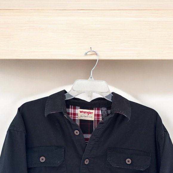 Wrangler Authentic Men's Size Large Navy Blue, Flannel-Lined Button-Up Shirt. - Picture 2 of 2